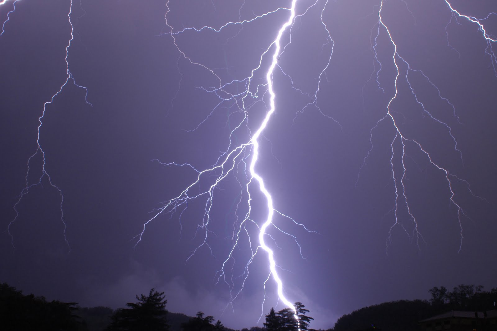 Meteo: temporali in arrivo nel Foggiano, allerta meteo in Puglia