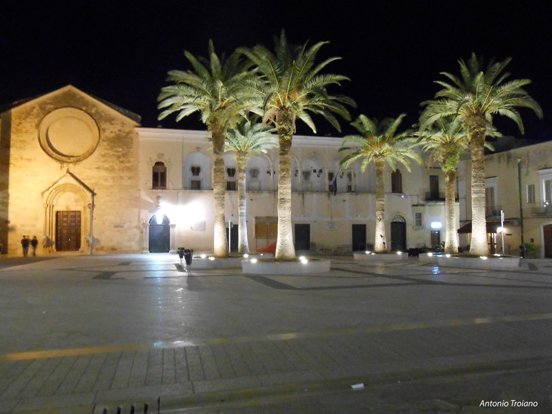 Ritrovato uomo morto nella villa comunale di Manfredonia (Foto&Video)