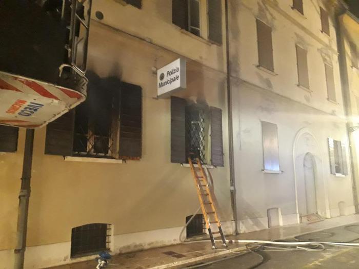 Rogo in sede polizia locale nel Modenese, due morti (PH ANSA)