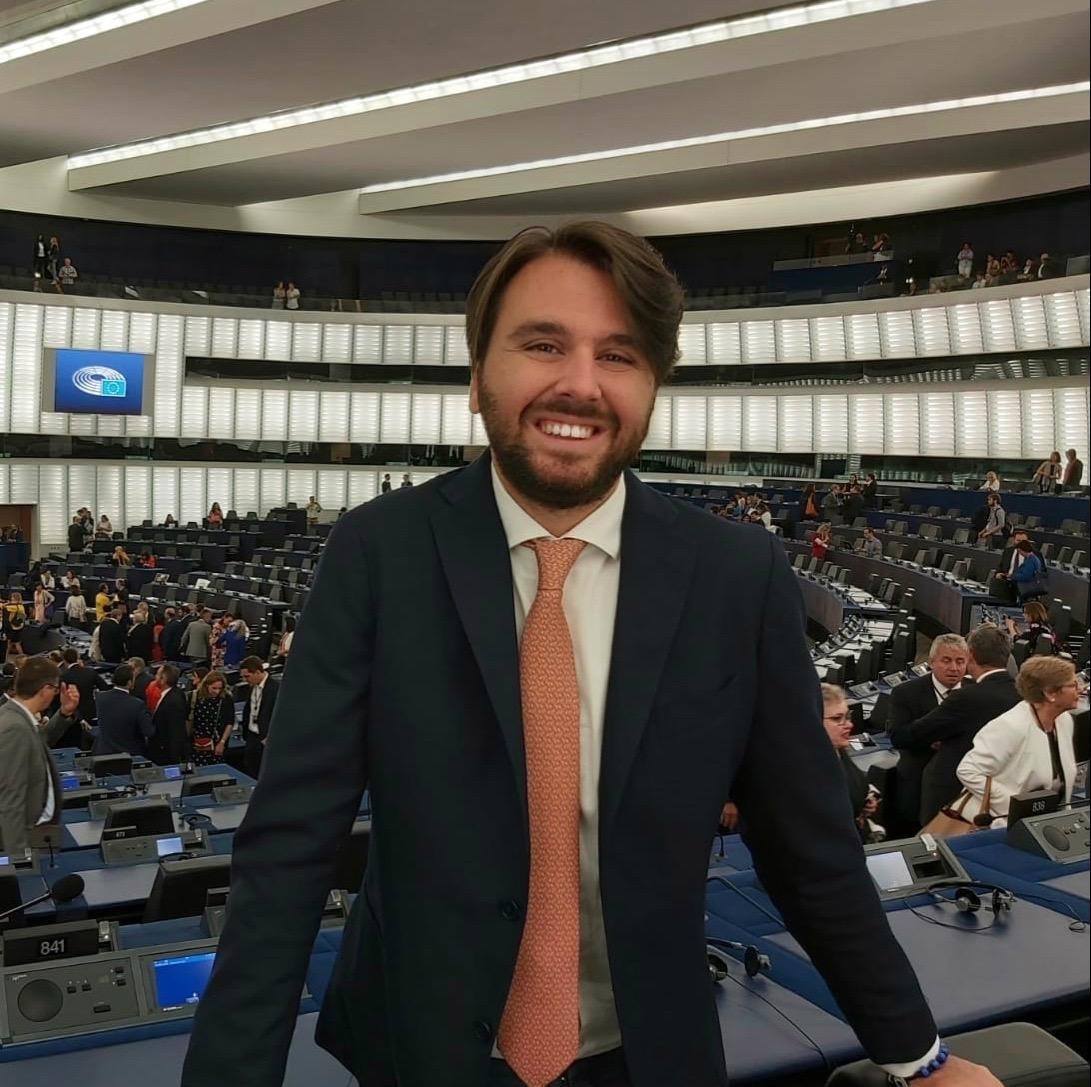 L'eurodeputato Mario Furore (st)