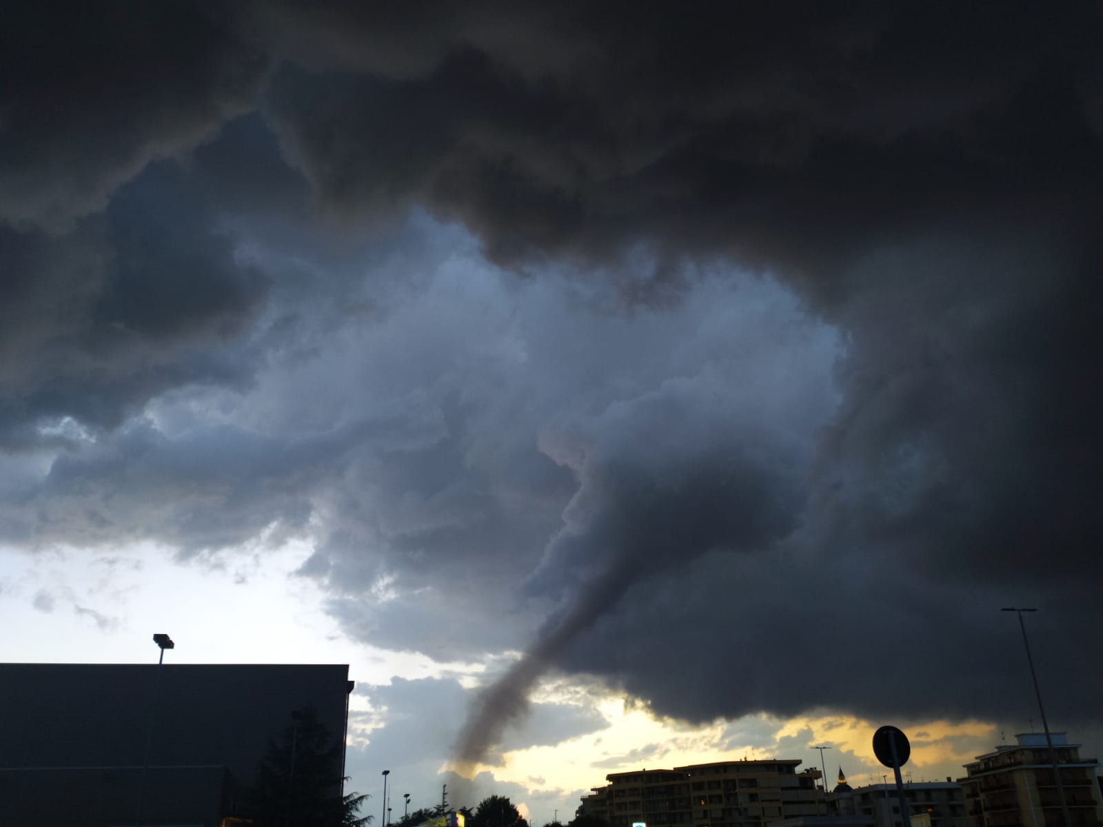 Maltempo Nel Foggiano, Paurosa Tromba D'aria A Cerignola