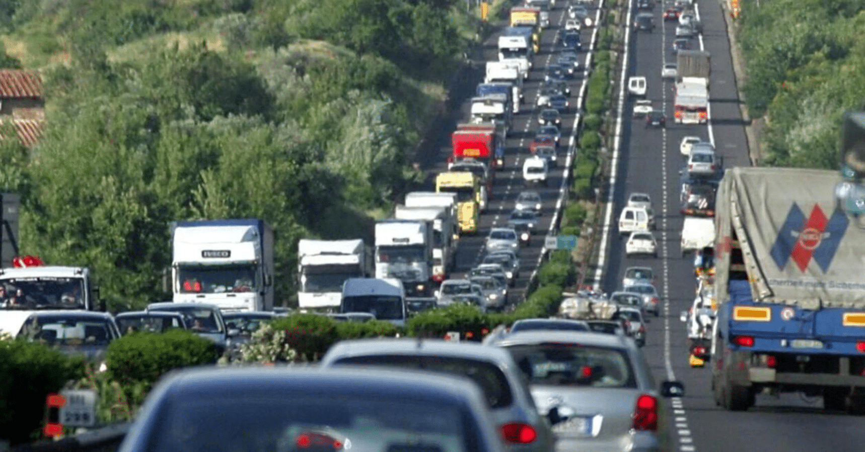 Weekend da bollino rosso: previsioni del traffico in autostrada dal 26 al 28 luglio