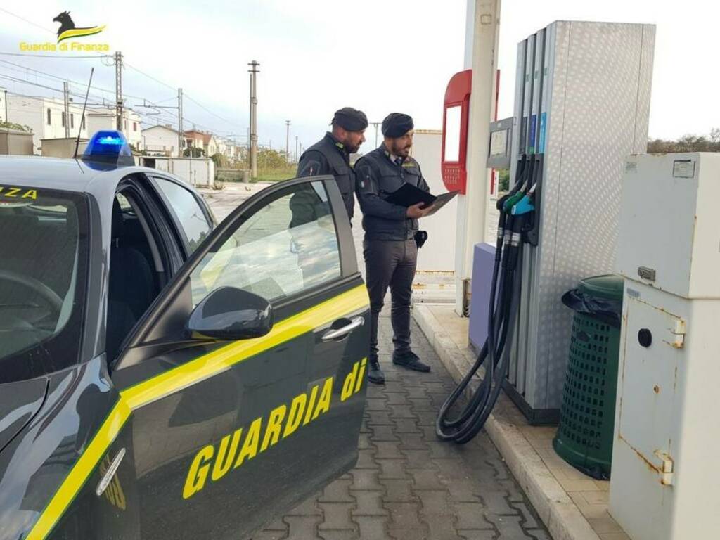 Frode in commercio carburanti: sequestri in tutta Italia, a capo un imprenditore pugliese