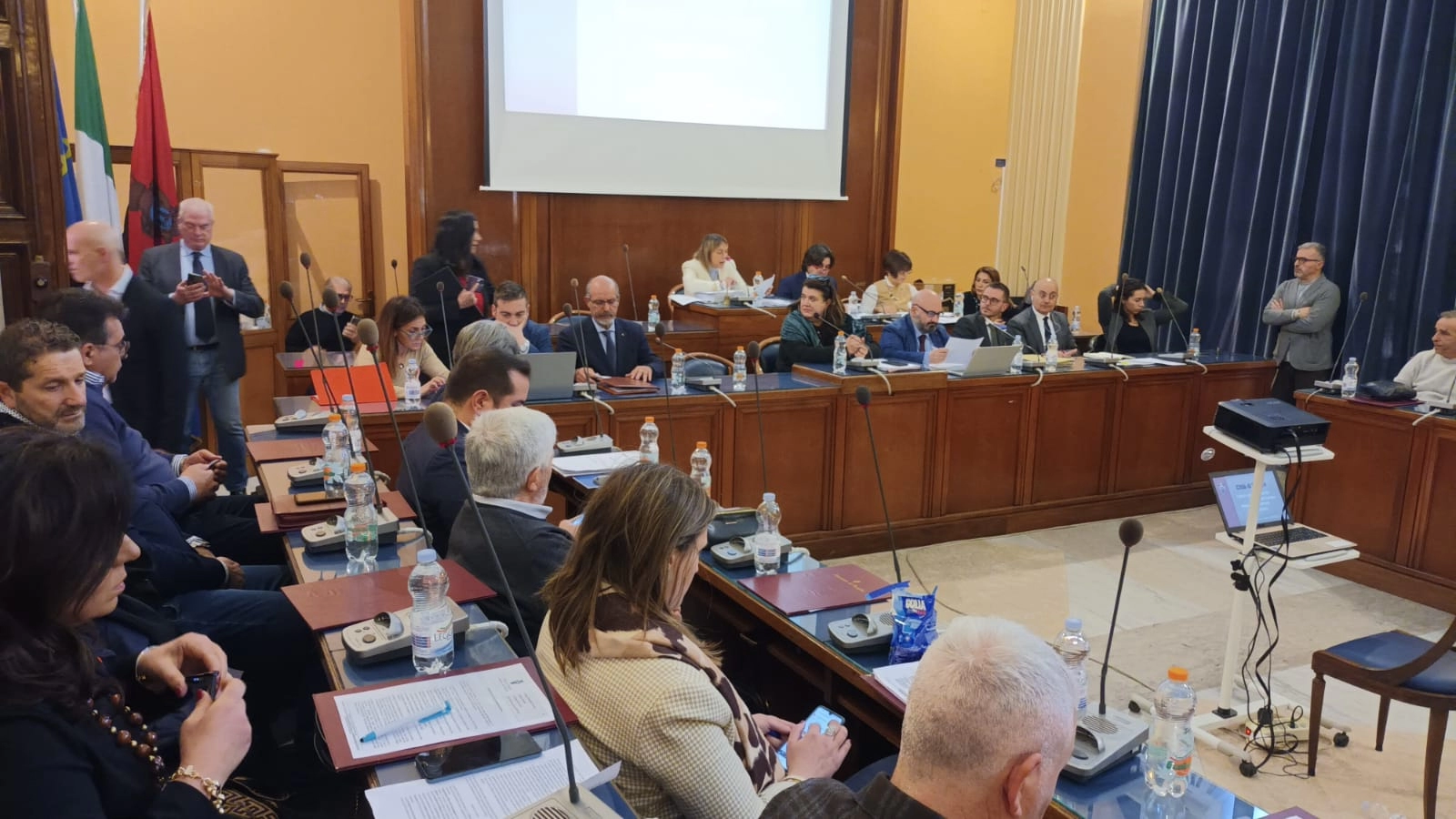 Foggia: ennesima seduta del Consiglio comunale senza atti deliberativi