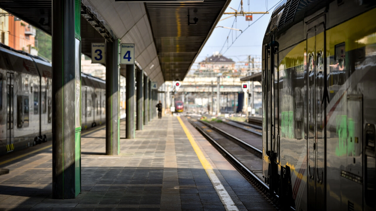 Bari, Ferrotramviaria denuncia: treni in ritardo per colpa di 16 furti di cavi