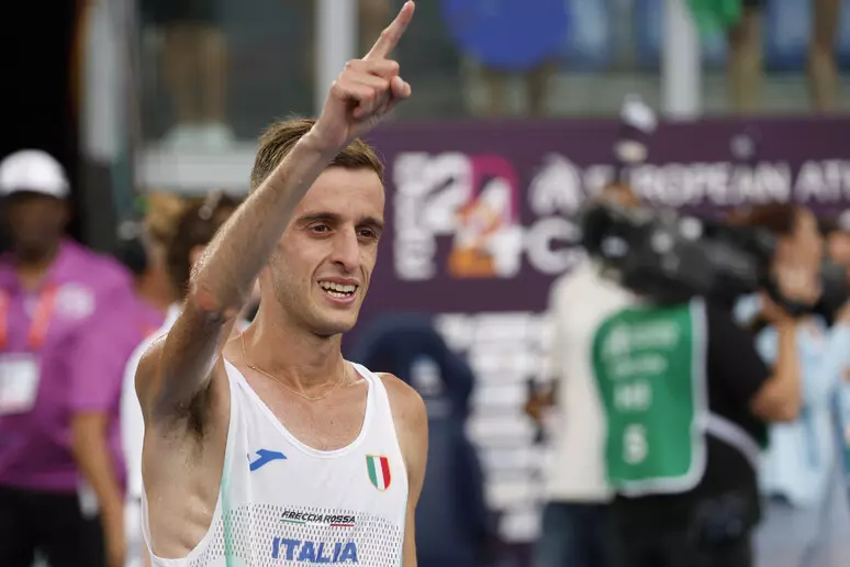 Assoluti Indoor; Fortunato record del mondo 5 km marcia